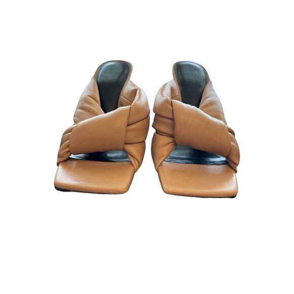 Marc Fisher ~ Dellian Knotted Strap Slip On Heeled Sandals Size 8M - Picture 4 of 8